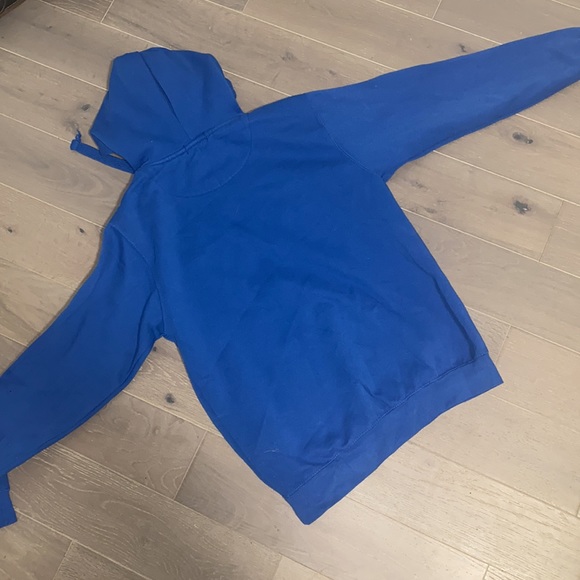 Capilano university Blue hoodie - Picture 5 of 5